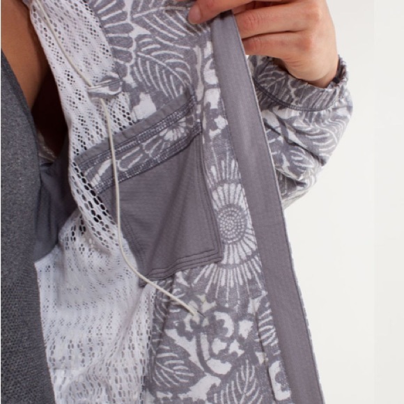 Lululemon Run: Travel To Track Jacket - Picture 5 of 11